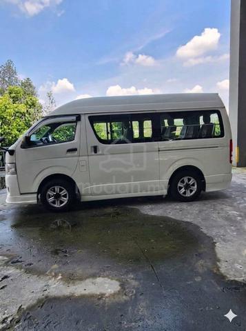 2011 Toyota HIACE - 4