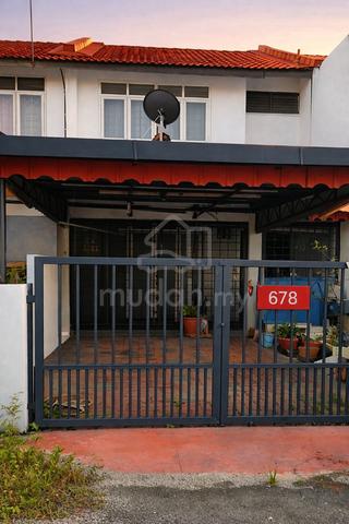 Rumah Teres Dua Tingkat/ Two Storey Terrace House 1