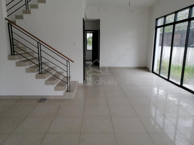 Two Storey Semi-Detached Harmoni Park Dengkil 1
