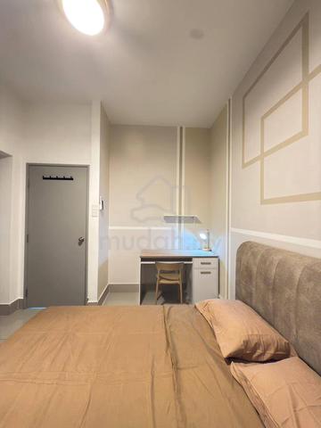 Cozy Medium Room for Female 1