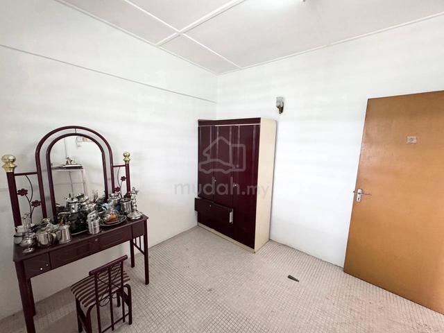 Flat Taman Ungku Tun Aminah 5