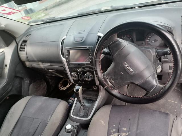 2017 Isuzu D-MAX 2.5 STANDARD 4X4 FACELIFT (A) - 5