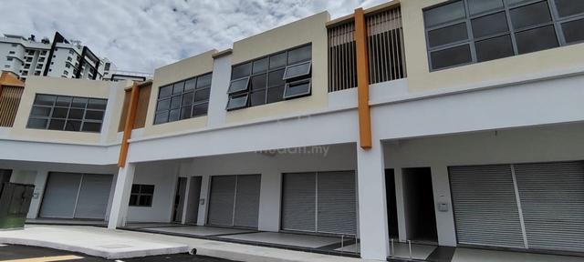 Kajang new shop lot rent ground floor hot area hurry call now! 1