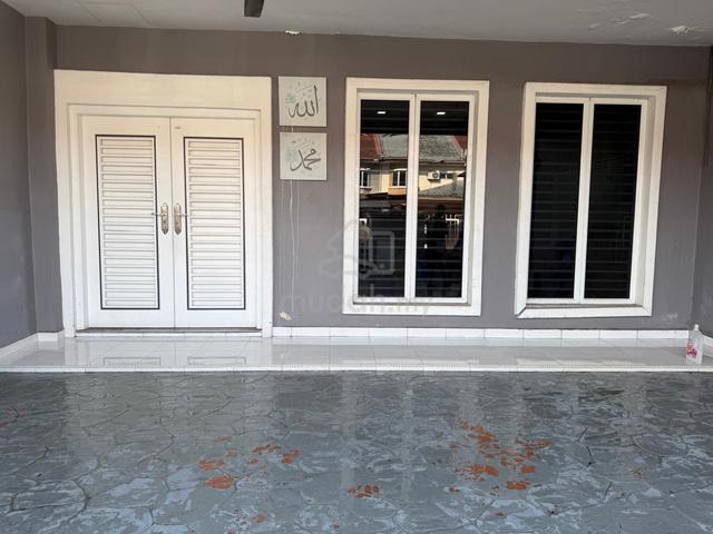 Renovated 2 Storey Terrace Jalan Kristal, Seksyen 7, Shah Alam 1
