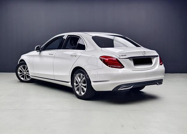 2015 Mercedes Benz C-CLASS 2.0 50K MILEAGE ONLY - 2