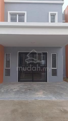 Double Storey Nebula Residence E5, Bandar Springhill, Lukut 1