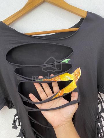 Custom DIY Deconstructed Citrus Graphic Cutout Tee - photo 4 of 6