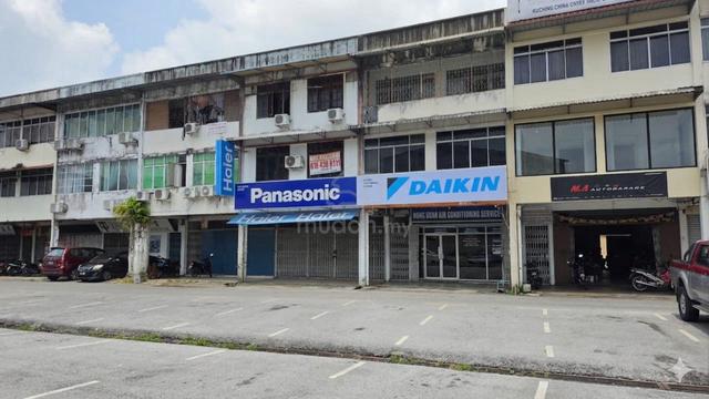 3 Storey Shoplot at Ang Cheng Ho For Sale 1