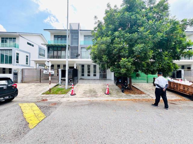 [Freehold+Newly Painted]  Bangi Avenue 3, Seksyen 7, Kajang 1