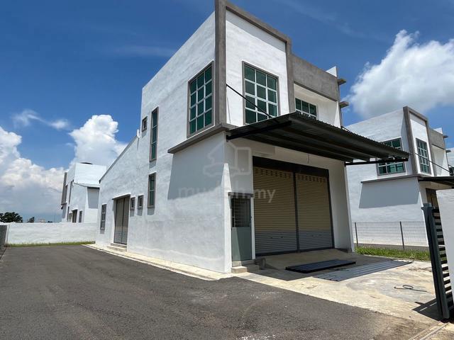 Light Industrial 1.5 storey Bungalow Warehouse Kangar Jaya Perlis Rent 1