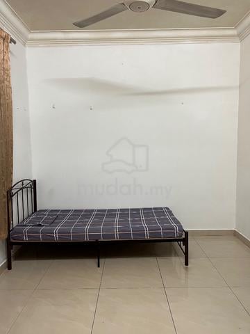 Partially Furnished Selangor Bandar Sunway Room For Rent 1