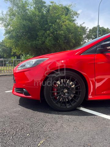 2013 Ford FOCUS 2.0 ST (M) - 2