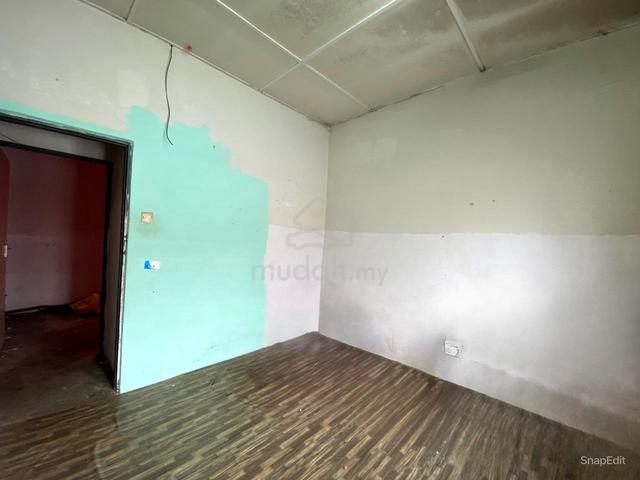 Teres 2 tingkat kos sederhana rendah, Taman Flora Jaya, Batu Pahat 3