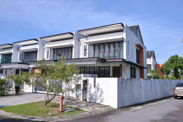 2 Storey Superlink Garinia, Elmina Garden 1