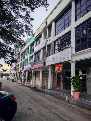 BEST BUY 3 Sty Shop Office 4050sf Good ROI Butterworth Commercial Hub 1