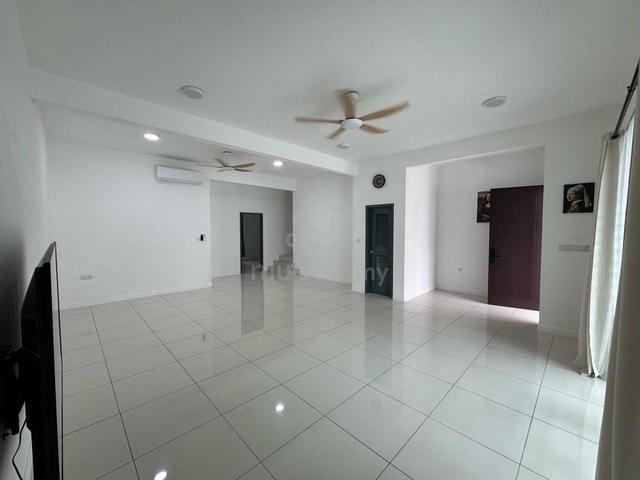 Bandar Dato onn 2 storey house For rent 1