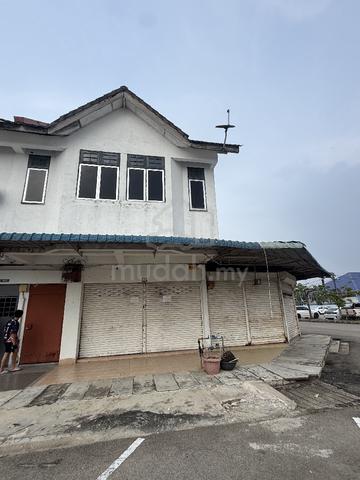 2-Storey Shop Lot in Tanjung Gemuk – Near Jetty to Pulau Tioman 1