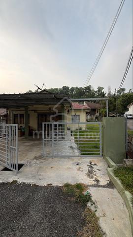 Seri Kembangan , room for rent 1
