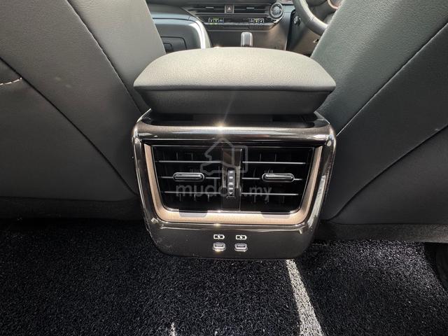 2025 Toyota CROWN SPORT 2.5 Z (A) LOW MILEAGE - 4