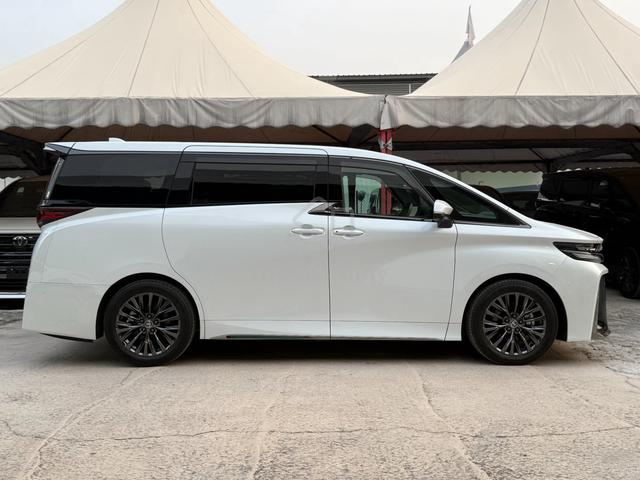 2024 Toyota VELLFIRE 2.4 Z PREMIER BLACK INTERIOR - 5