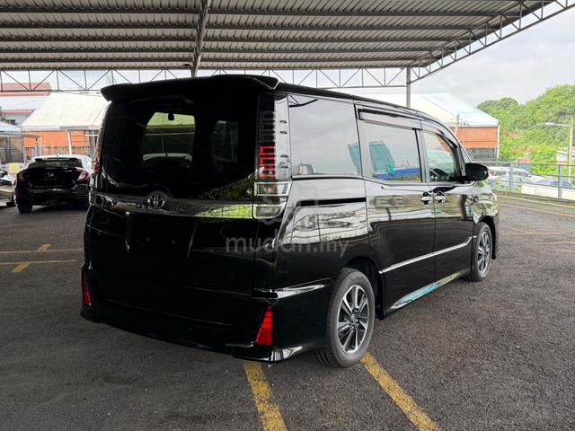 2021 Toyota VOXY 2.0 ZS KIRAMEKI (A) - 4