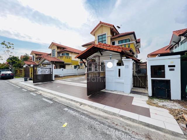 TURUN HARGA! BUNGALOW Aman Perdana Klang [RENO! CANTIK! TANAH LUAS] ! 2