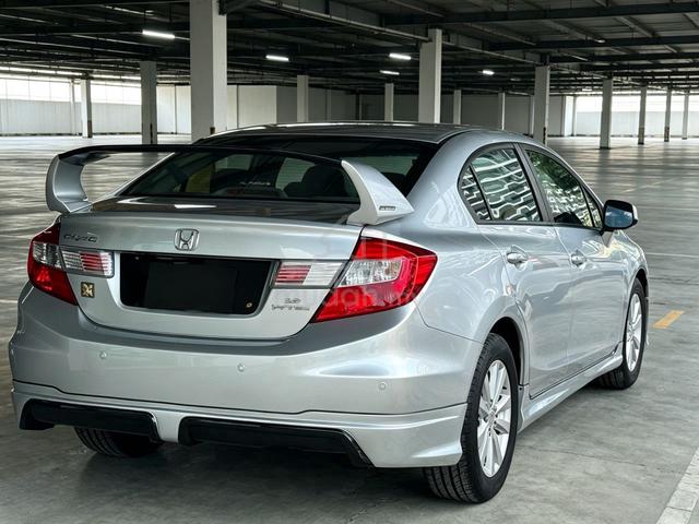 2013 Honda CIVIC 1.8 S (A) - 4