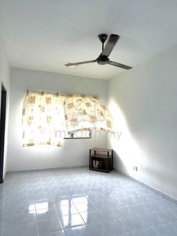 Rumah Pangsa Nilam Sari Flat 1