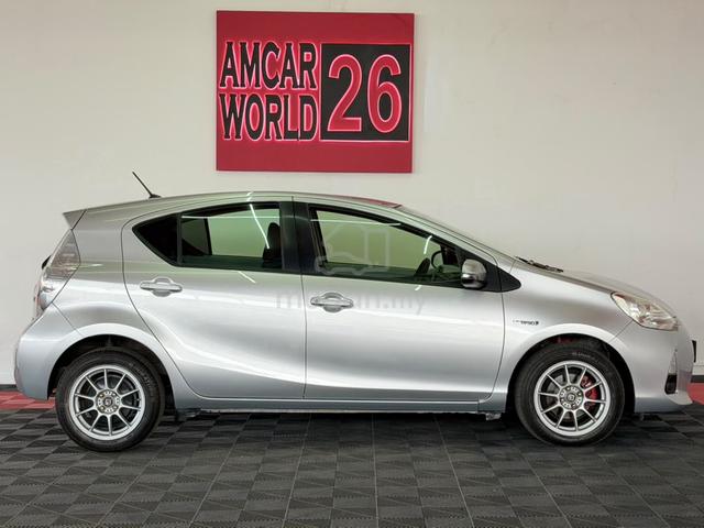 ORI2013 Toyota PRIUS C 1.5 HYBRID 3 YR WARRANTY - 4