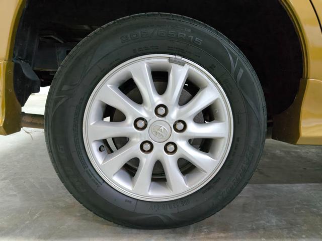 2015 Toyota INNOVA 2.0 E (A) - 5