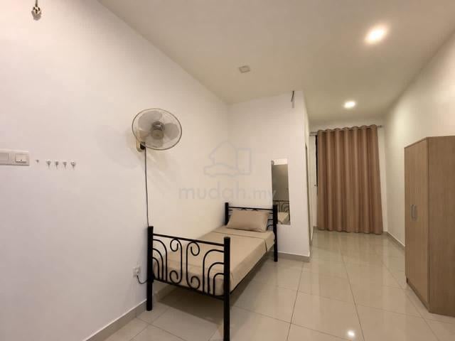 Bilik Sewa Fully Furnished Room Dalam Bilik (Perempuan Sahaja) Tiram 1