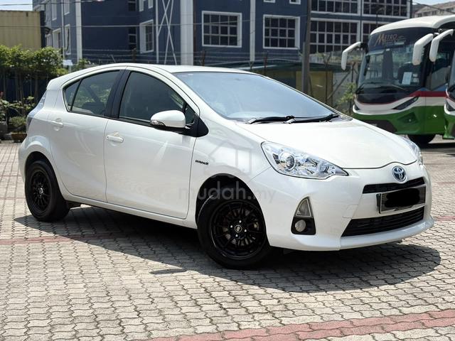 2013 Toyota PRIUS C 1.5 (HYBRID) NHP10R (A) - 1