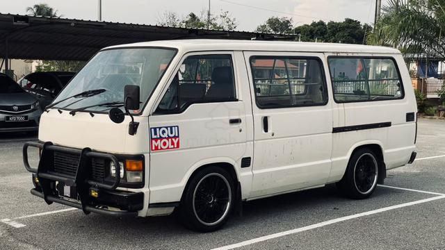 Toyota HIACE LH61 (M) - 1