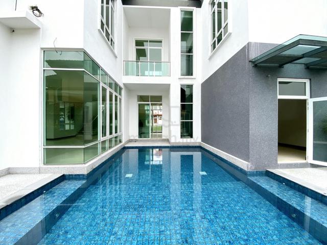 2.5 Storey Bungalow Bukit Jelutong, Shah Alam with Swimming Pool Sale 1