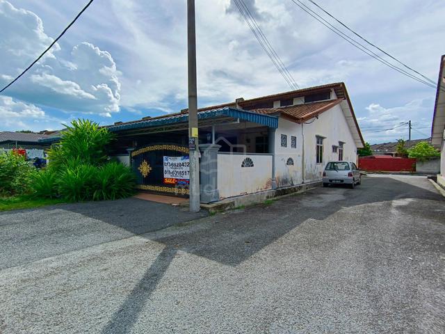 1 Storey End Lot Terrace House & Fully Extended 1