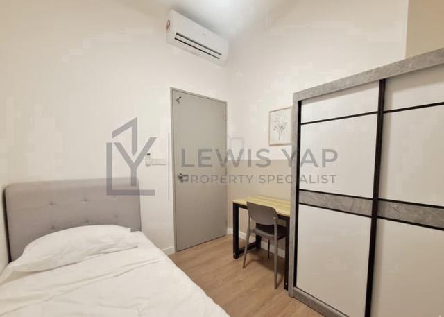Room For Rent- SKYLINE KL 5-Star Facility + LRT + Walk TRX + Brand New 1