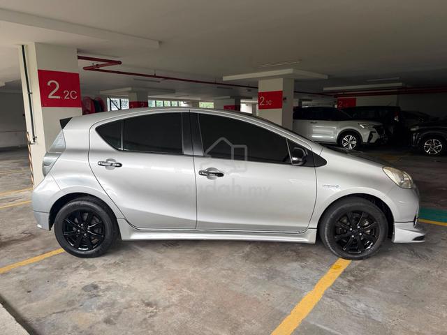 2013 Toyota PRIUS C 1.5 TRD SPORTIVO - FULLSERVICE - 4