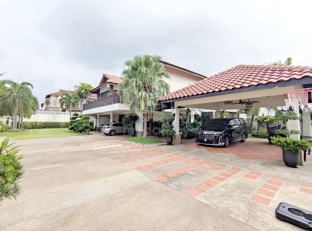 TANAH LUAS 14,961 SQFT Bungalow Double Storey, Banyan Close, Bangi 1
