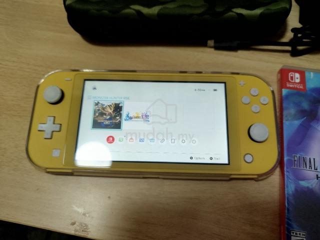 Nintendo Switch Lite - photo 2 of 3
