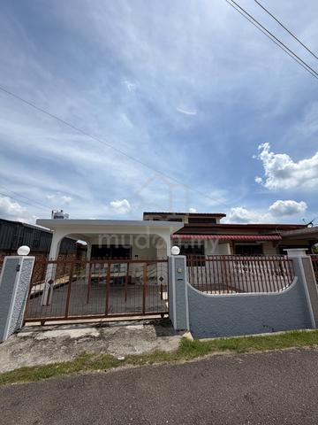 For Rent Kluang Tmn Lian Seng,Single Storey Semi-D 1