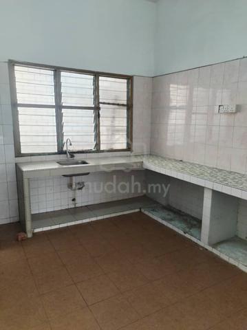 Taman Taynton View Cheras 2storey House 4rooms Air-cond Ekocheras 4
