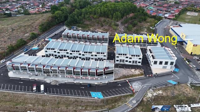 FACING MAINROAD BESIDES TF 2 Storey Shoplot THE POINT Sungai Lalang 1