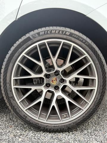 Porsche MACAN 2.0L Full Specs Porsche MY Warranty - 3