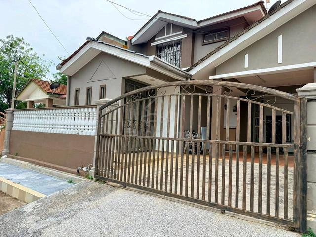 Melaka Ayer Keroh Tasik Utama Double Storey Semi D Fully Furnished 1