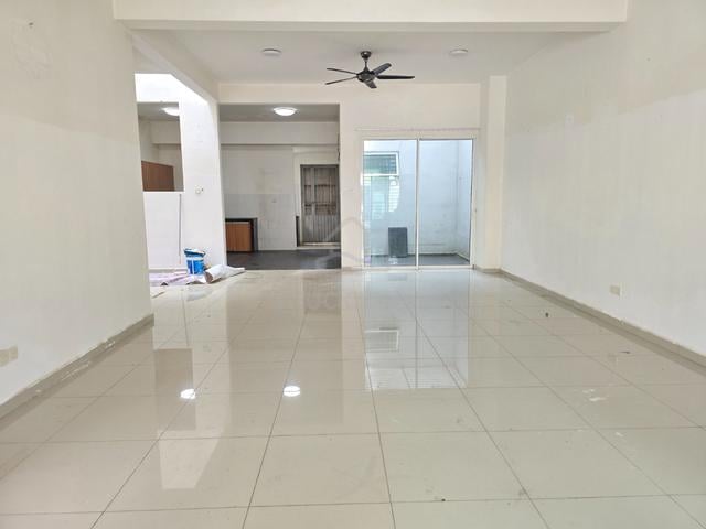 Partial Furnished 3 Storey Superlink Taman Nadayu 92 Kajang (PHASE 3) 1