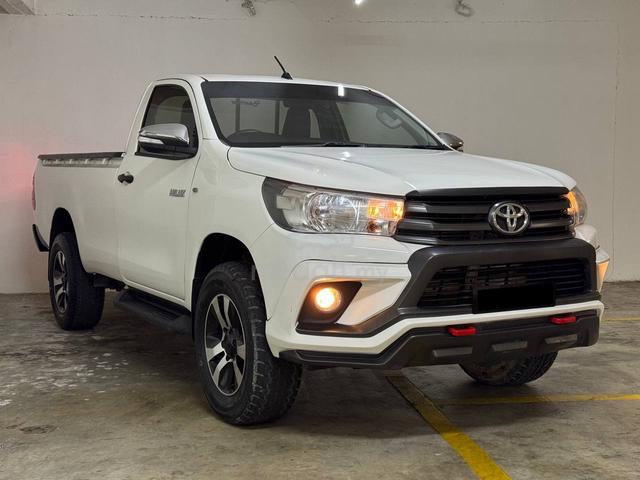 2023 Toyota HILUX 2.4 MT (M) SUPER CLEAN CONDITION - 1