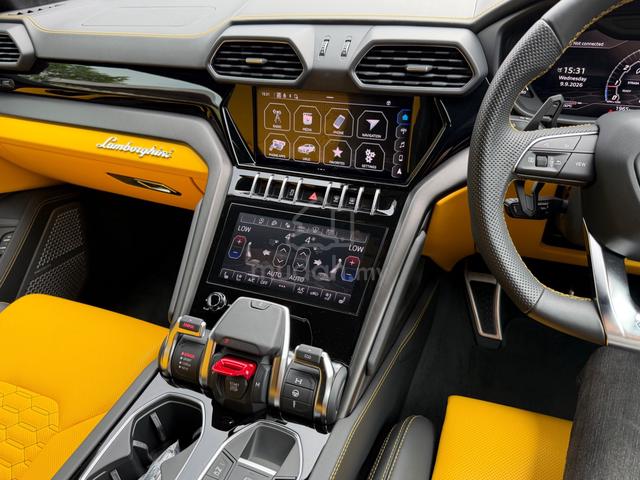 2023 Lamborghini 4.0 URUS Yellow Seat Mileage 2k - 5