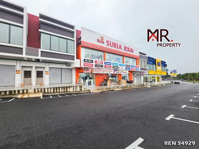 FACING ROAD @ Double Storey Shop Lot Dataran Setia Sg Lalang FOR RENT 1