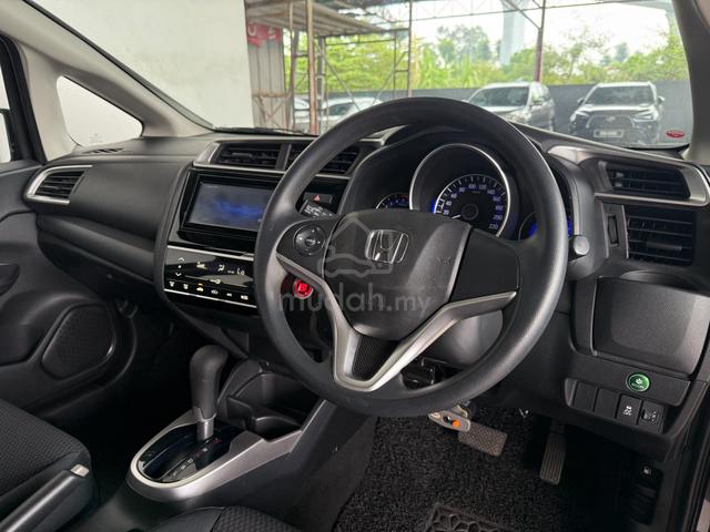 Honda Jazz 1.5 Facelift (A) High Grade Premium Spc - 3