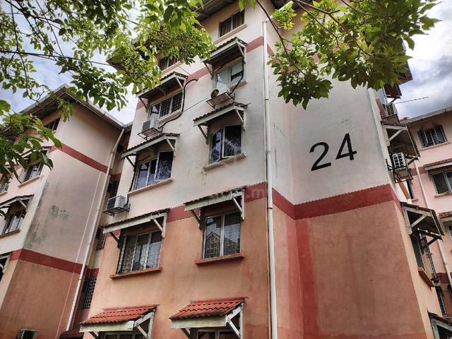 Pangsapuri Kiambang (Taman Bukit Subang) 1